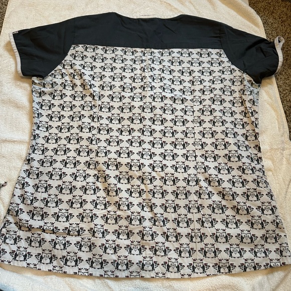 Scrub Top - Picture 2 of 2